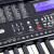 美科MK-2100インテリジー61ボタのピアノボルを弾きます。多机能电子キーボンド接続マイク